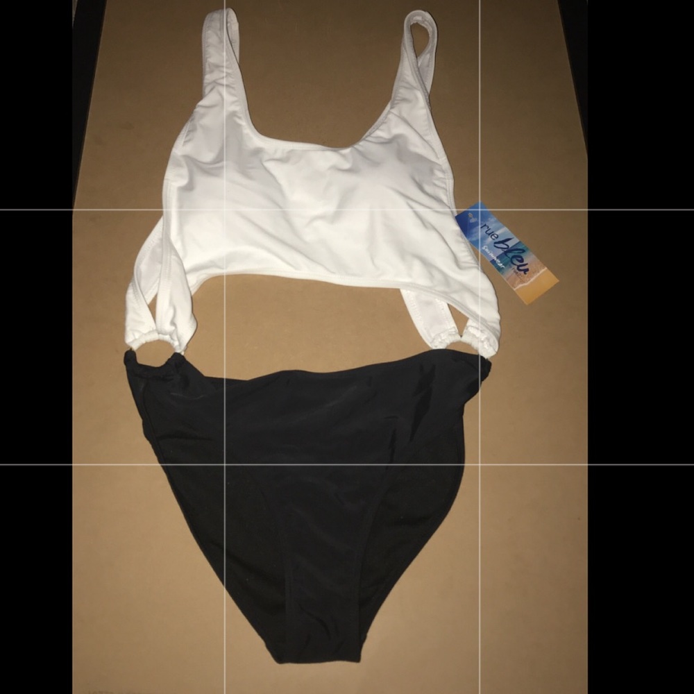 Black/White 1 piece swimsuit